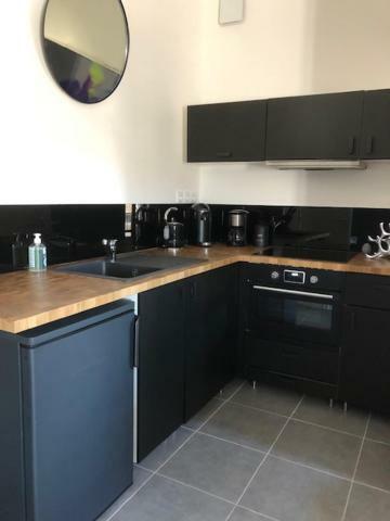 Appartement Avec Terrasse Panoramique Au Coeur De Nîmes Buitenkant foto